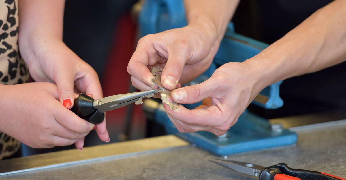 car key cutting machine — Springfield A1 Locksmith
